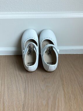 FootMates White Girls Mary Jane Dress Shoes